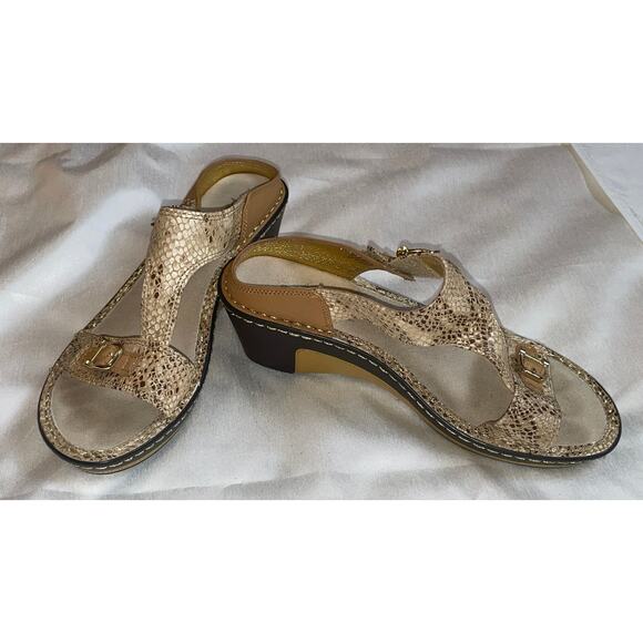 Alegria Lara Posh Gold Wedge Sandals - Size 38 - Very Little Wear‎ - Picture 1 of 12